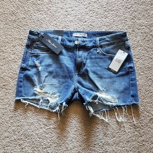 NWT Mavi distressed denim shorts